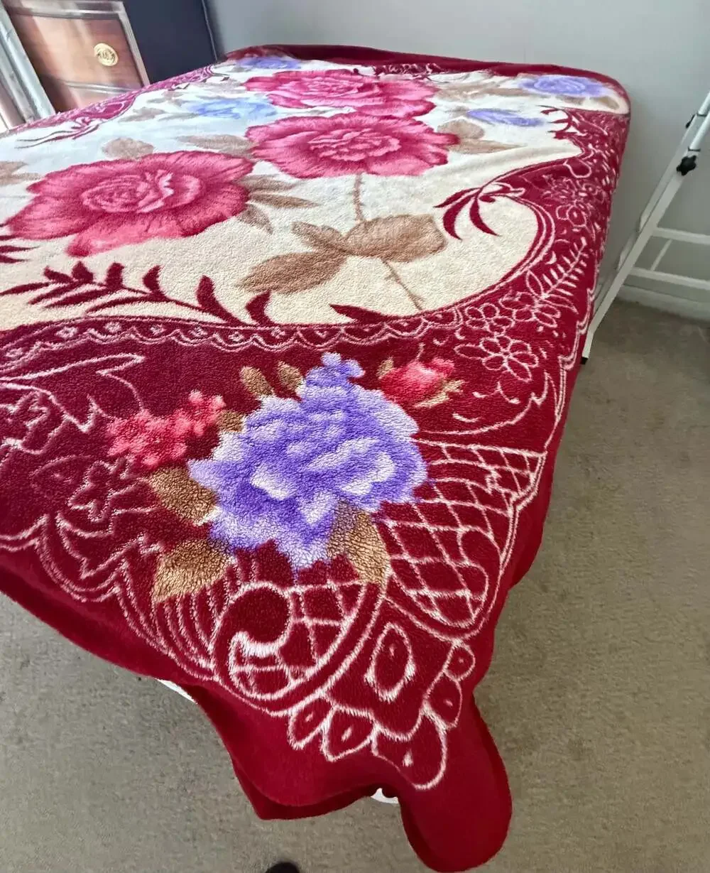 Vintage Korean-Style Heavyweight 2-Ply Raschel Floral Rose Print Plush Blanket